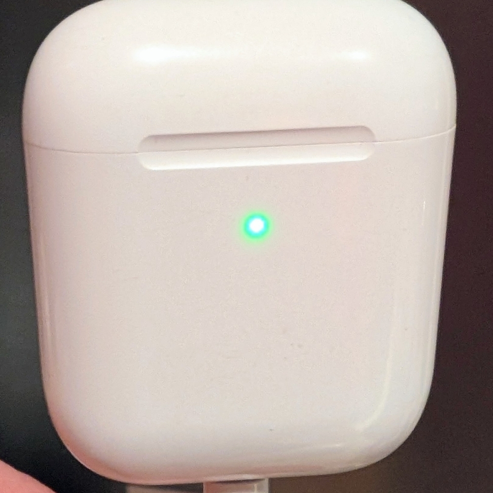 White Wireless Smart Pods Earbuds